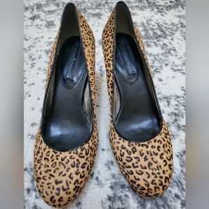 The season's "it" print! Leopard pumps